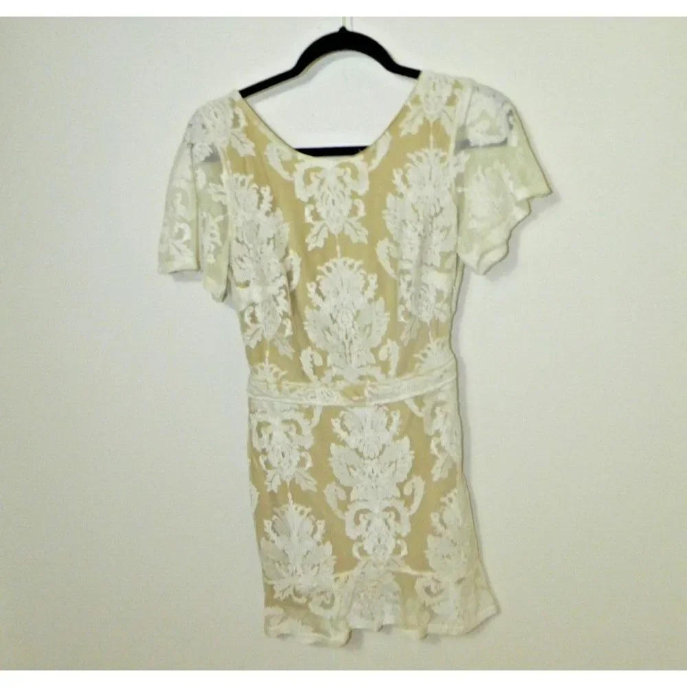 For Love & Lemons Dress Size Small Lace‎ White San Marcos Backless Mini